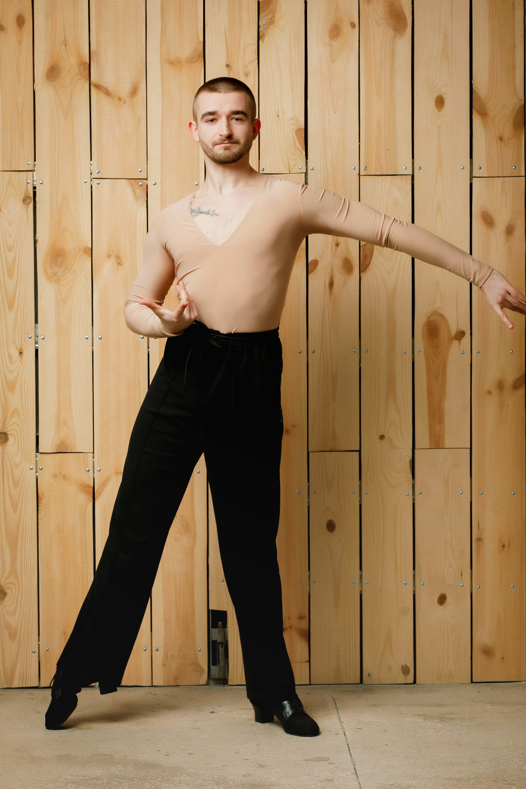 Spodnie treningowe męskie (chłopięce) model 001 marki Fashion Dance
