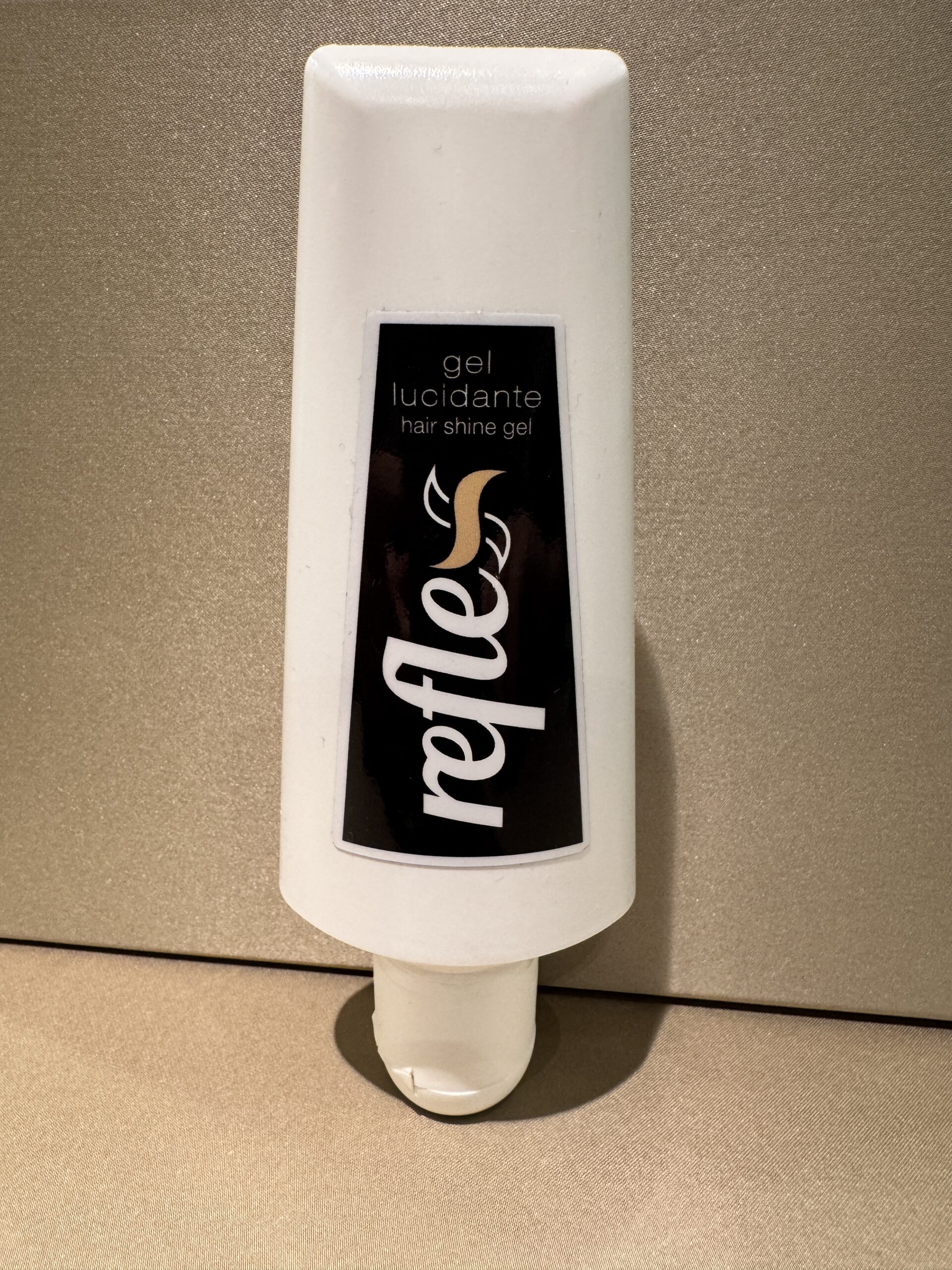 Lella Milano Reflex żel nabłyszczający do włosów 100 ml Lella Milano Reflex żel nabłyszczający do włosów 100 ml