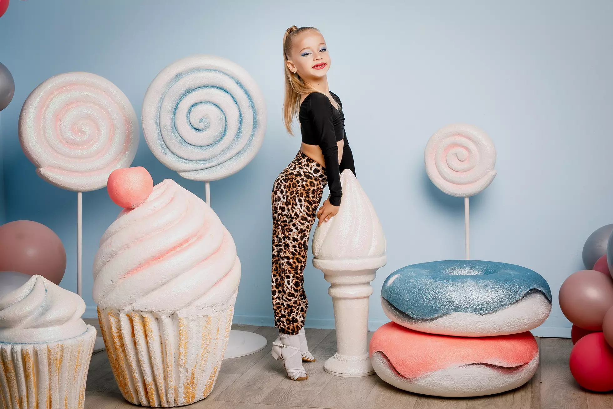 Spodnie treningowe dziewczęce model BRF-K007 marki Fashion Dance Spodnie treningowe dziewczęce model BRF-K007 marki Fashion Dance