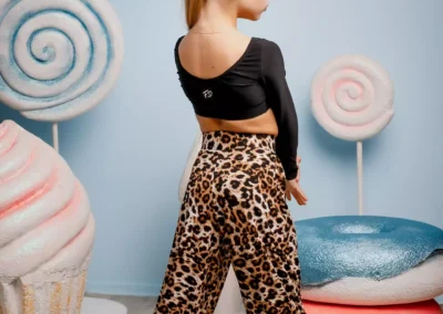 stroje-do-tanca-towarzyskiego-Top-TP-K011-i-spodnie-BRF-K007-zdjecie-9